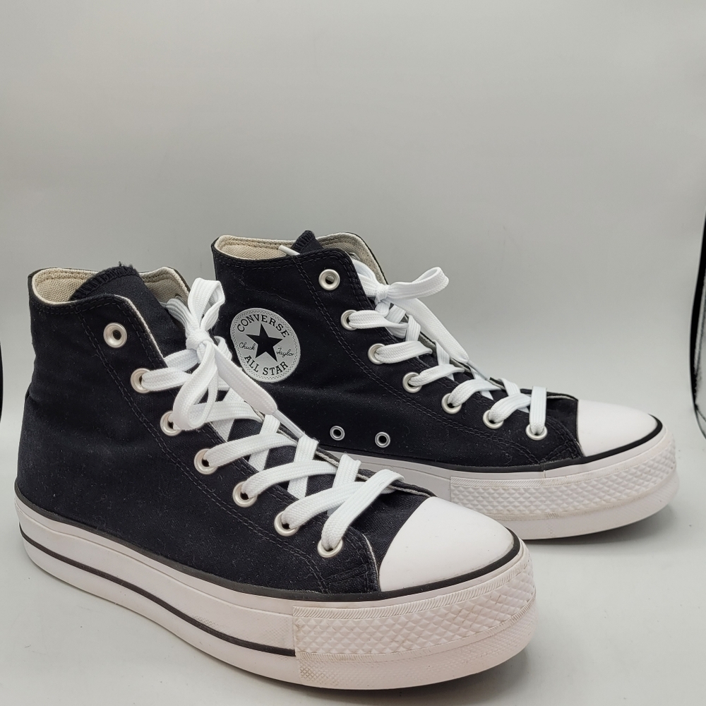 Converse 1.5" Lift Platform Skater Sneakers Size 9